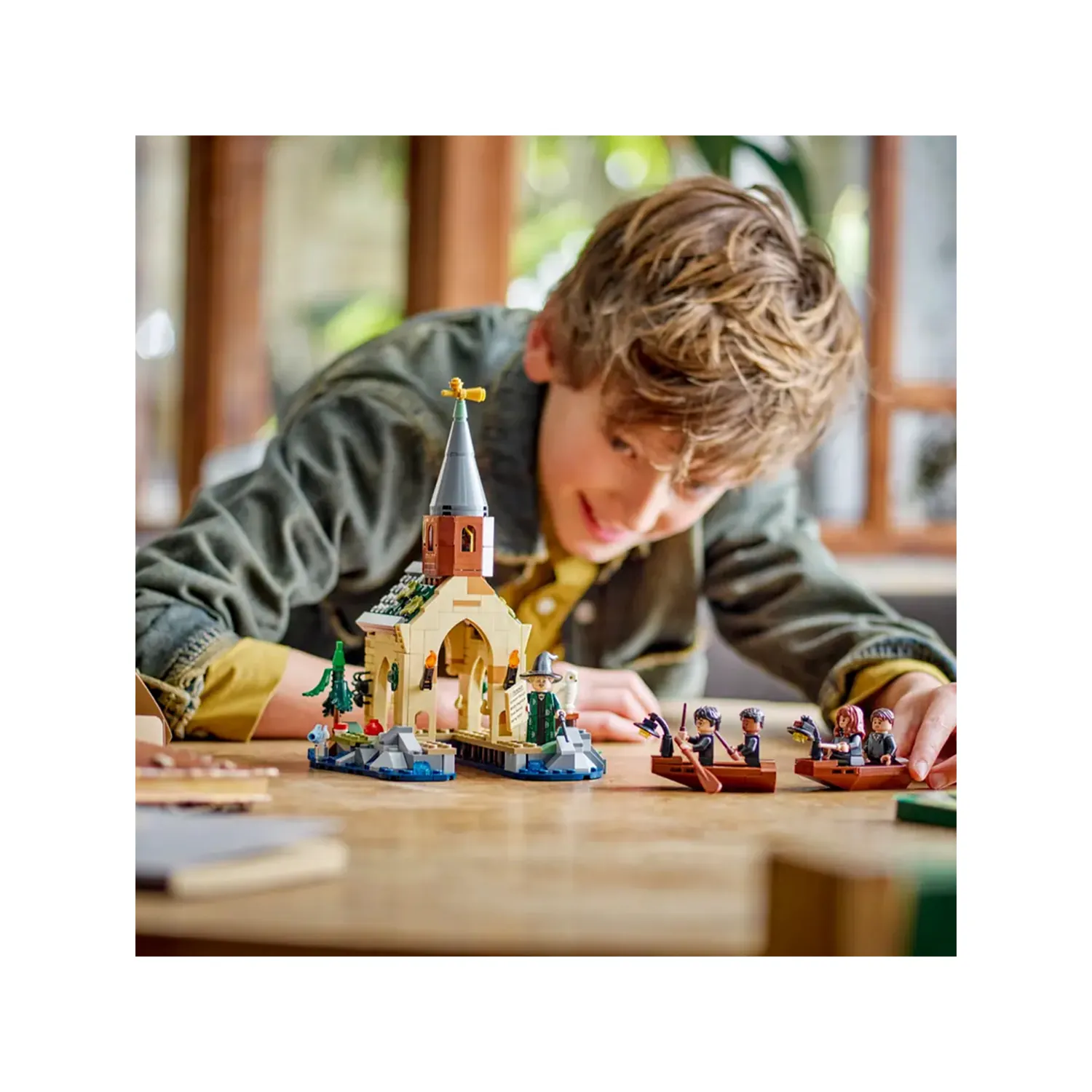 LEGO - مجموعة مكعبات ليجو هاري بوتر هوجورتس™ قلعة وبيت القوارب 350 قطعة 8+ - الصورة 4