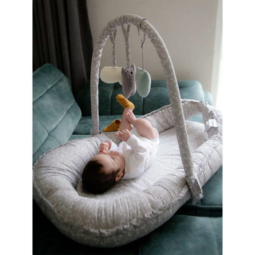 ⁦بيبي جيم  عش الطفل مع العاب رمادي  48903⁩ - الصورة ⁦2⁩