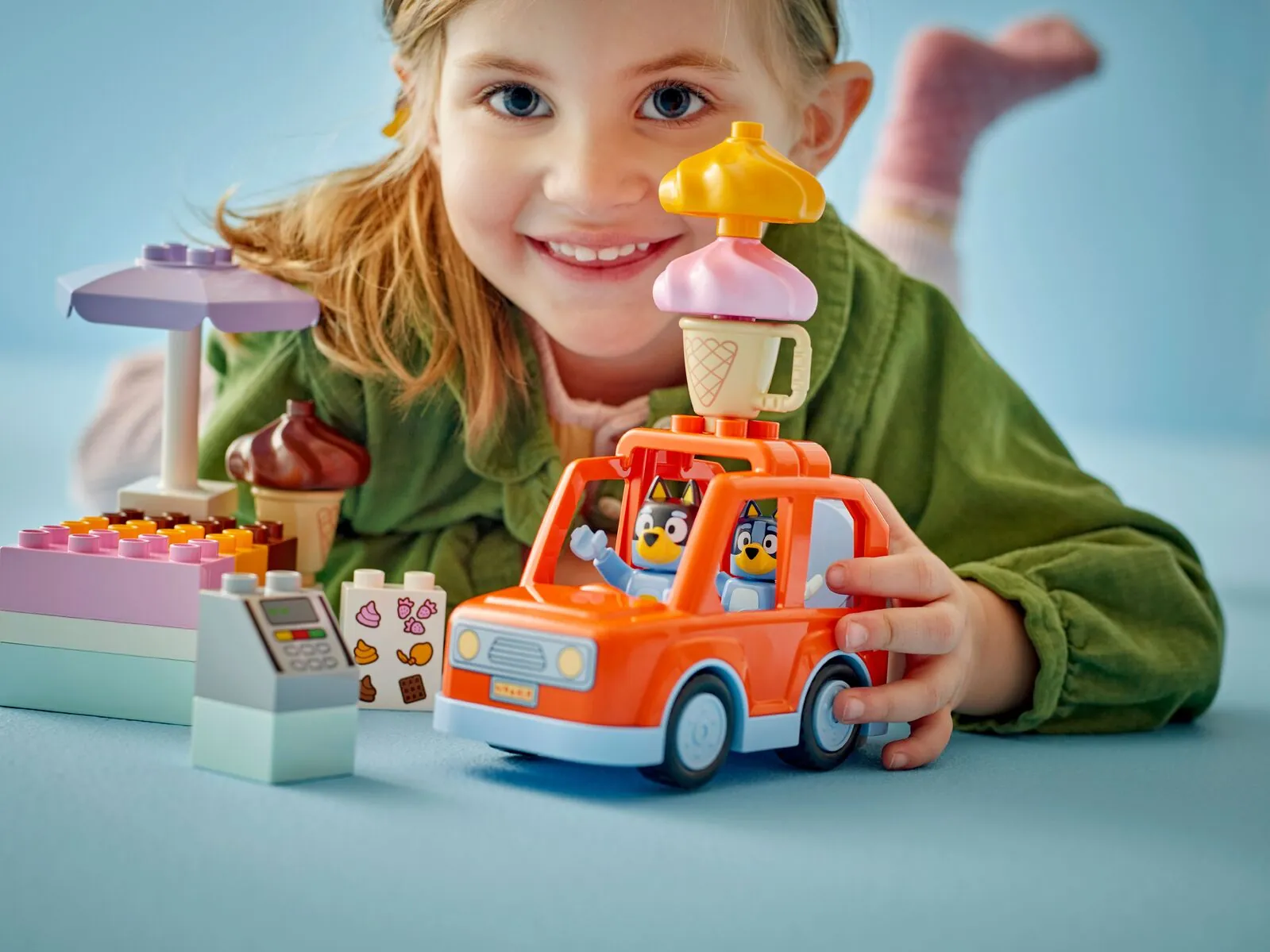 ⁦LEGO 10458 Ice Cream Trip with Bluey⁩ - الصورة ⁦5⁩